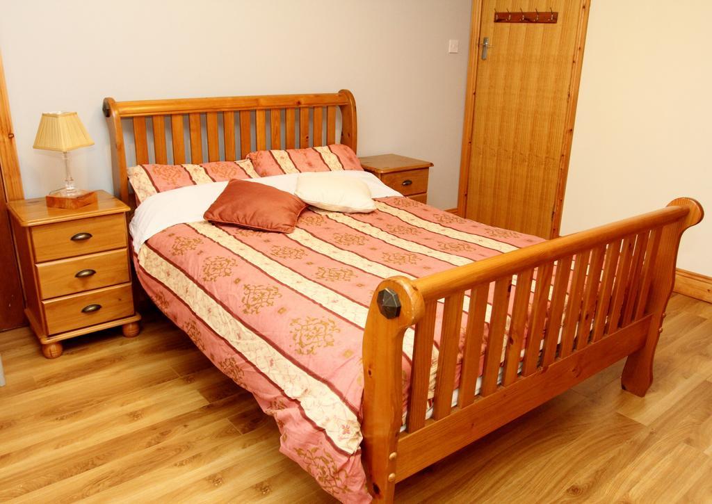 Clare'S Rock Self-Catering Accommodation Carron Екстер'єр фото
